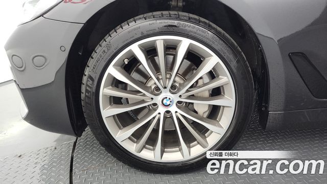 BMW 5-Series 540i xDrive Luxury Plus