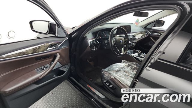 BMW 5-Series 540i xDrive Luxury Plus
