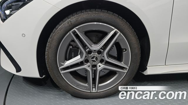 Mercedes-Benz CLA-Class CLA250 4MATIC