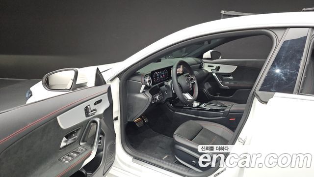 Mercedes-Benz CLA-Class CLA250 4MATIC