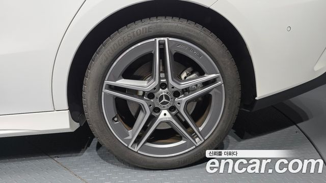 Mercedes-Benz CLA-Class CLA250 4MATIC