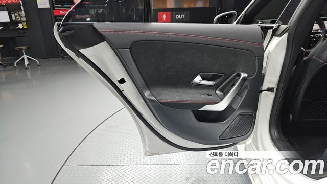 Mercedes-Benz CLA-Class CLA250 4MATIC