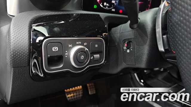 Mercedes-Benz CLA-Class CLA250 4MATIC