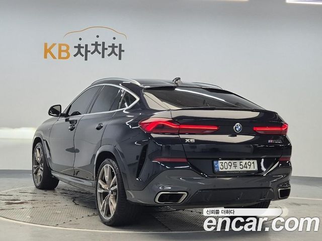 BMW X6 M50i
