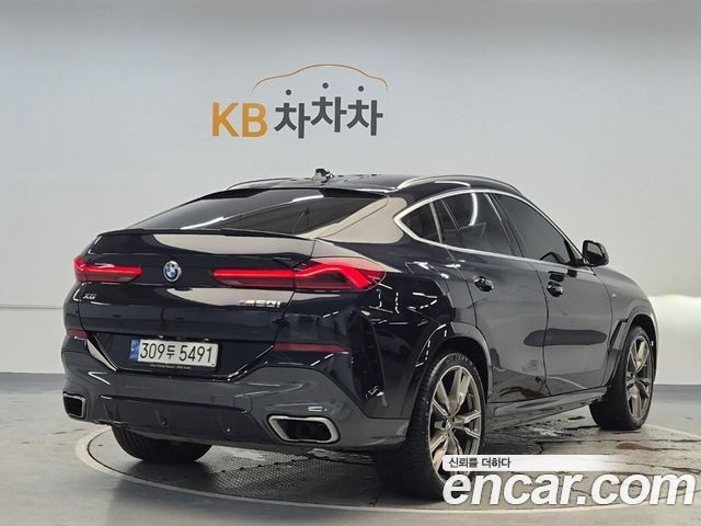 BMW X6 M50i