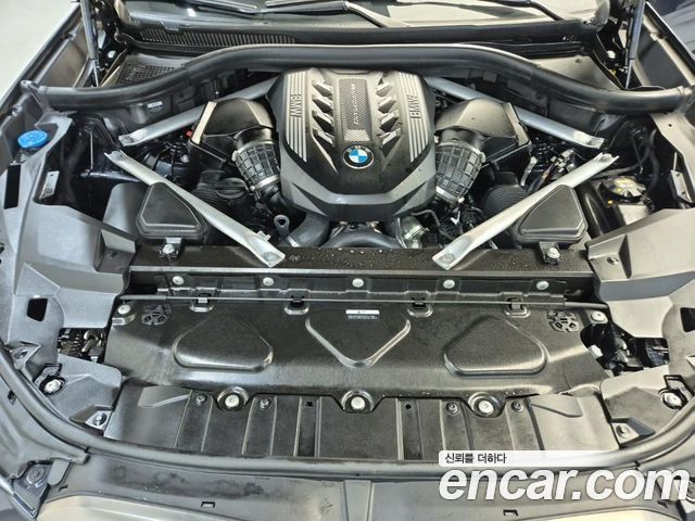 BMW X6 M50i
