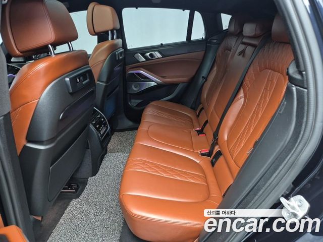 BMW X6 M50i