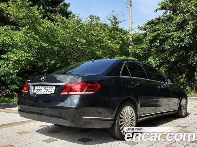Mercedes-Benz E-Class E300 Elegance