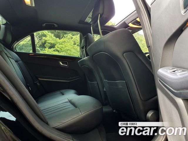 Mercedes-Benz E-Class E300 Elegance