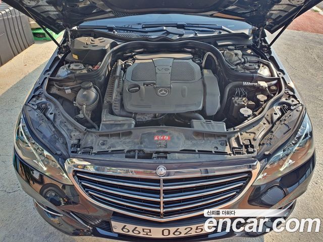 Mercedes-Benz E-Class E300 Elegance