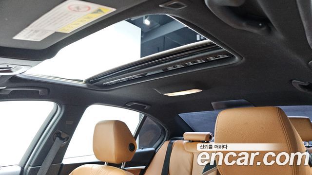 BMW 3-Series 330i M Sport Shadow