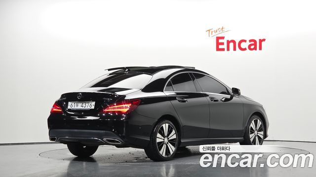 Mercedes-Benz CLA-Class CLA250 4MATIC