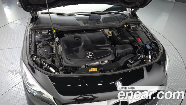 Mercedes-Benz CLA-Class CLA250 4MATIC