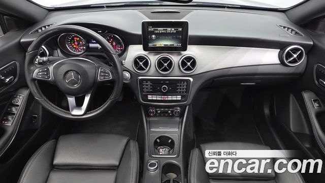 Mercedes-Benz CLA-Class CLA250 4MATIC