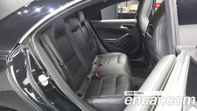 Mercedes-Benz CLA-Class CLA250 4MATIC