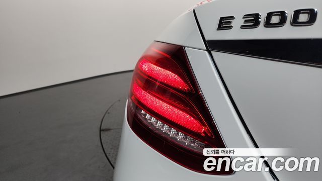 Mercedes-Benz E-Class E300 Avantgarde