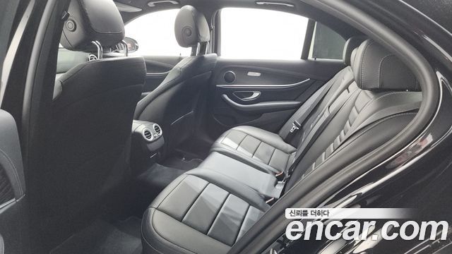 Mercedes-Benz E-Class E220d 4MATIC AMG Line