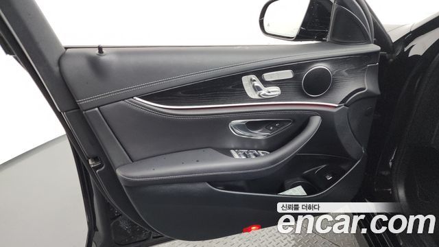 Mercedes-Benz E-Class E220d 4MATIC AMG Line