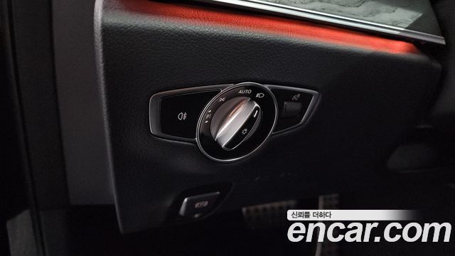 Mercedes-Benz E-Class E220d 4MATIC AMG Line