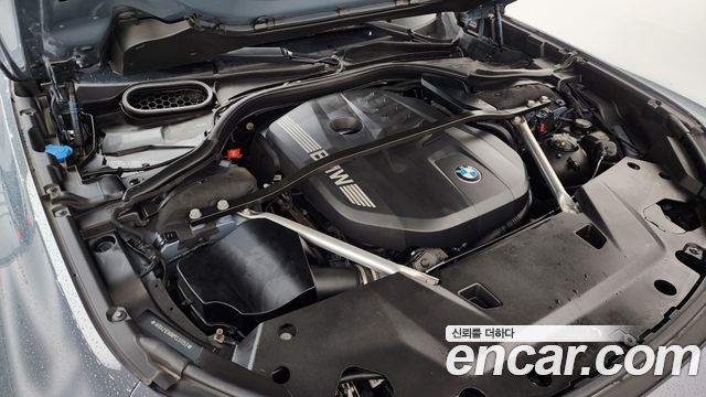 BMW 7-Series 740i sDrive Design Pure Excellence