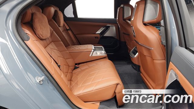 BMW 7-Series 740i sDrive Design Pure Excellence