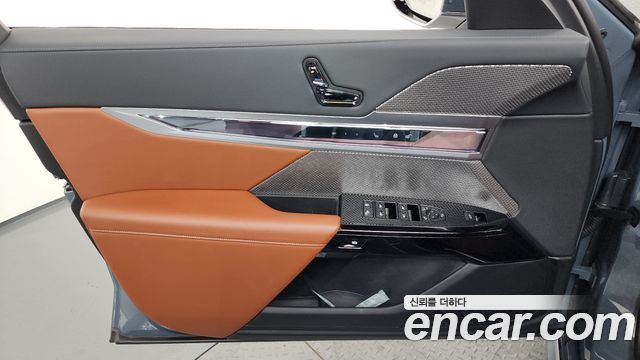 BMW 7-Series 740i sDrive Design Pure Excellence