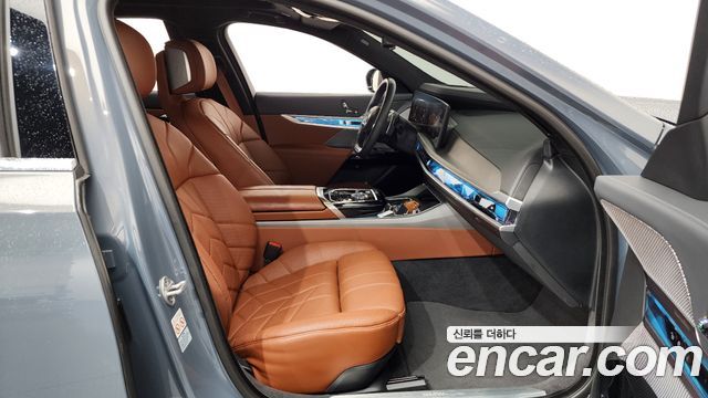 BMW 7-Series 740i sDrive Design Pure Excellence
