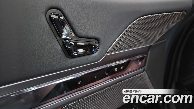BMW 7-Series 740i sDrive Design Pure Excellence