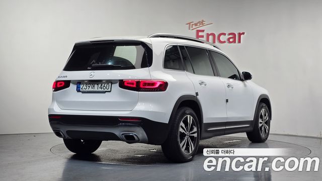 Mercedes-Benz GLB-Class GLB220