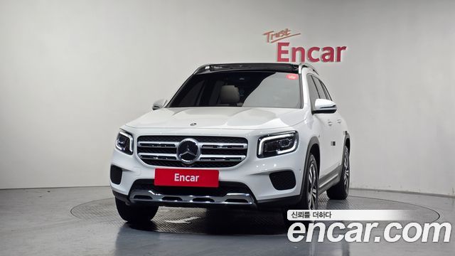 Mercedes-Benz GLB-Class GLB220