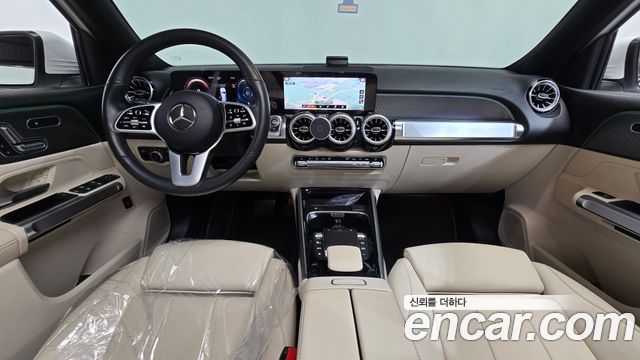 Mercedes-Benz GLB-Class GLB220