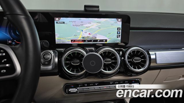 Mercedes-Benz GLB-Class GLB220