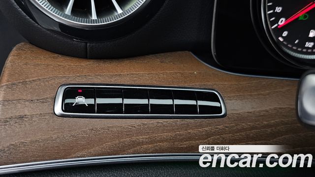 Mercedes-Benz E-Class E220d 4MATIC Exclusive