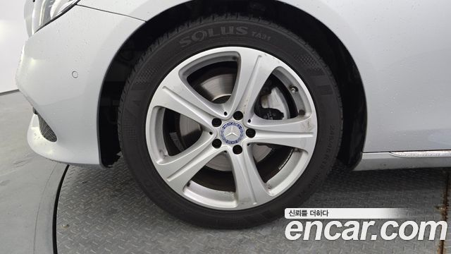 Mercedes-Benz E-Class E200 Avantgarde