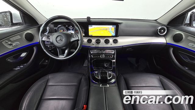 Mercedes-Benz E-Class E200 Avantgarde