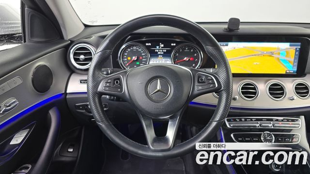Mercedes-Benz E-Class E200 Avantgarde