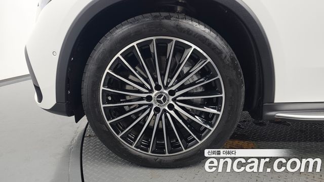 Mercedes-Benz GLC-Class GLC300 4MATIC AMG Line