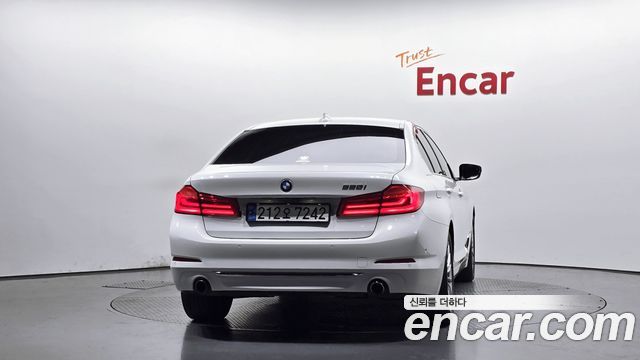 BMW 5-Series 520i Luxury