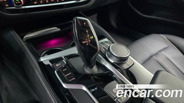 BMW 5-Series 520i Luxury