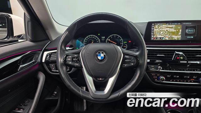 BMW 5-Series 520i Luxury