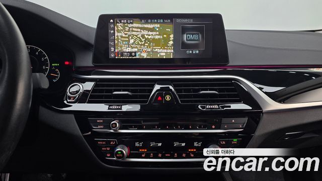 BMW 5-Series 520i Luxury