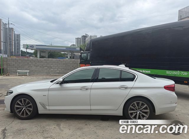 BMW 5-Series 520i Luxury