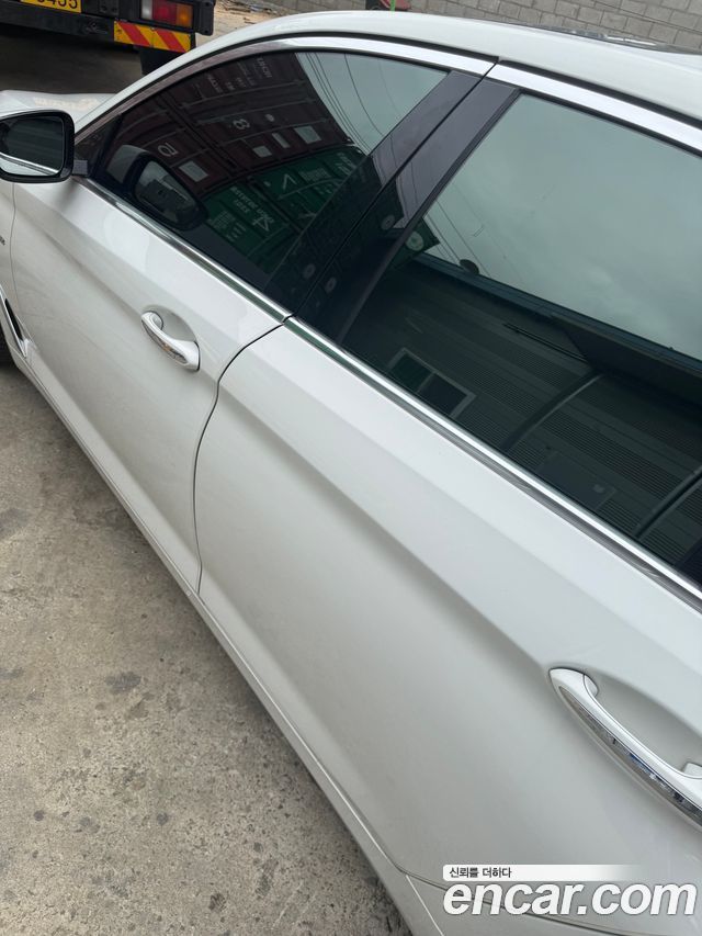 BMW 5-Series 520i Luxury