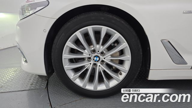 BMW 5-Series 530i Luxury Plus