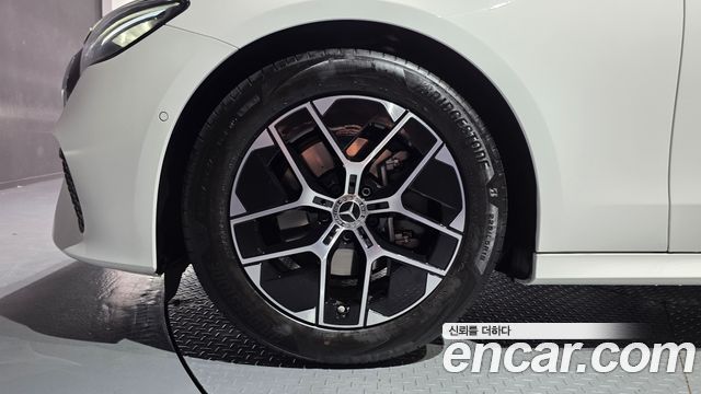 Mercedes-Benz E-Class E200 Avantgarde