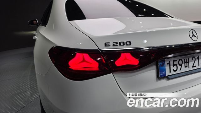Mercedes-Benz E-Class E200 Avantgarde