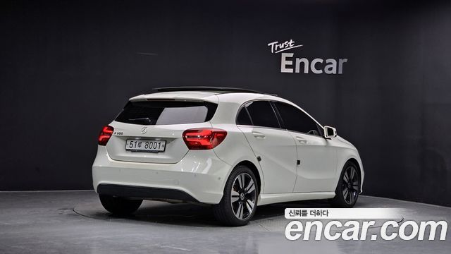 Mercedes-Benz A-Class A200