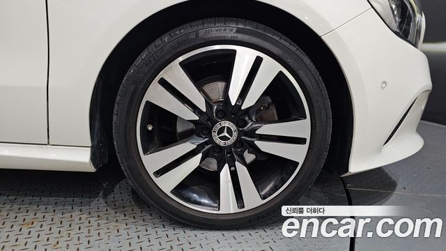Mercedes-Benz A-Class A200