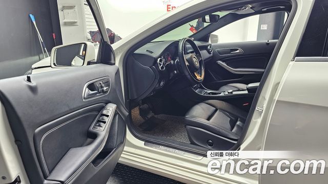 Mercedes-Benz A-Class A200