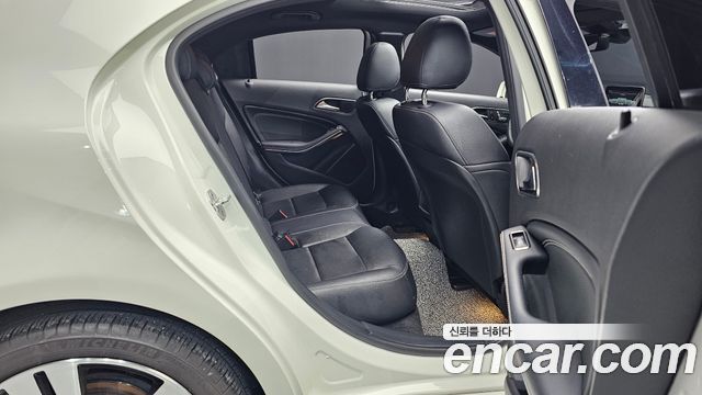 Mercedes-Benz A-Class A200